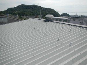 オガサ製工が修理する前の屋根の様子