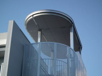 病院外部階段r湾曲屋根 高知 オガサ製工