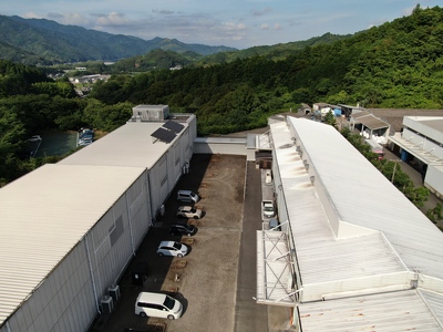 製造工場の樋清掃と点検作業