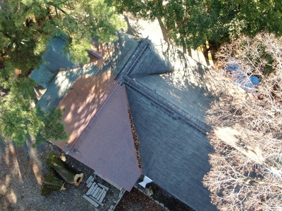 神社の屋根点検及び清掃作業
